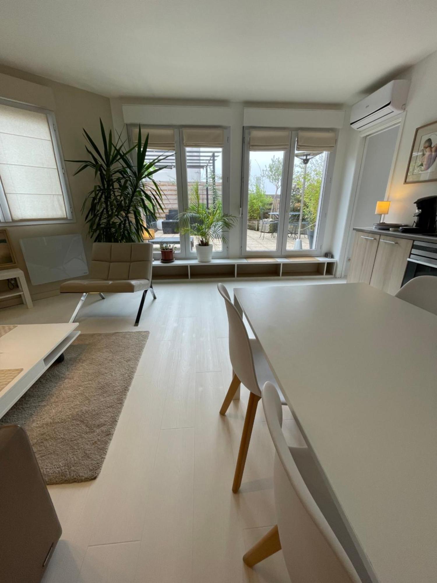 Appartement Terrasse 4personnes Rue De Jemmapes Lille