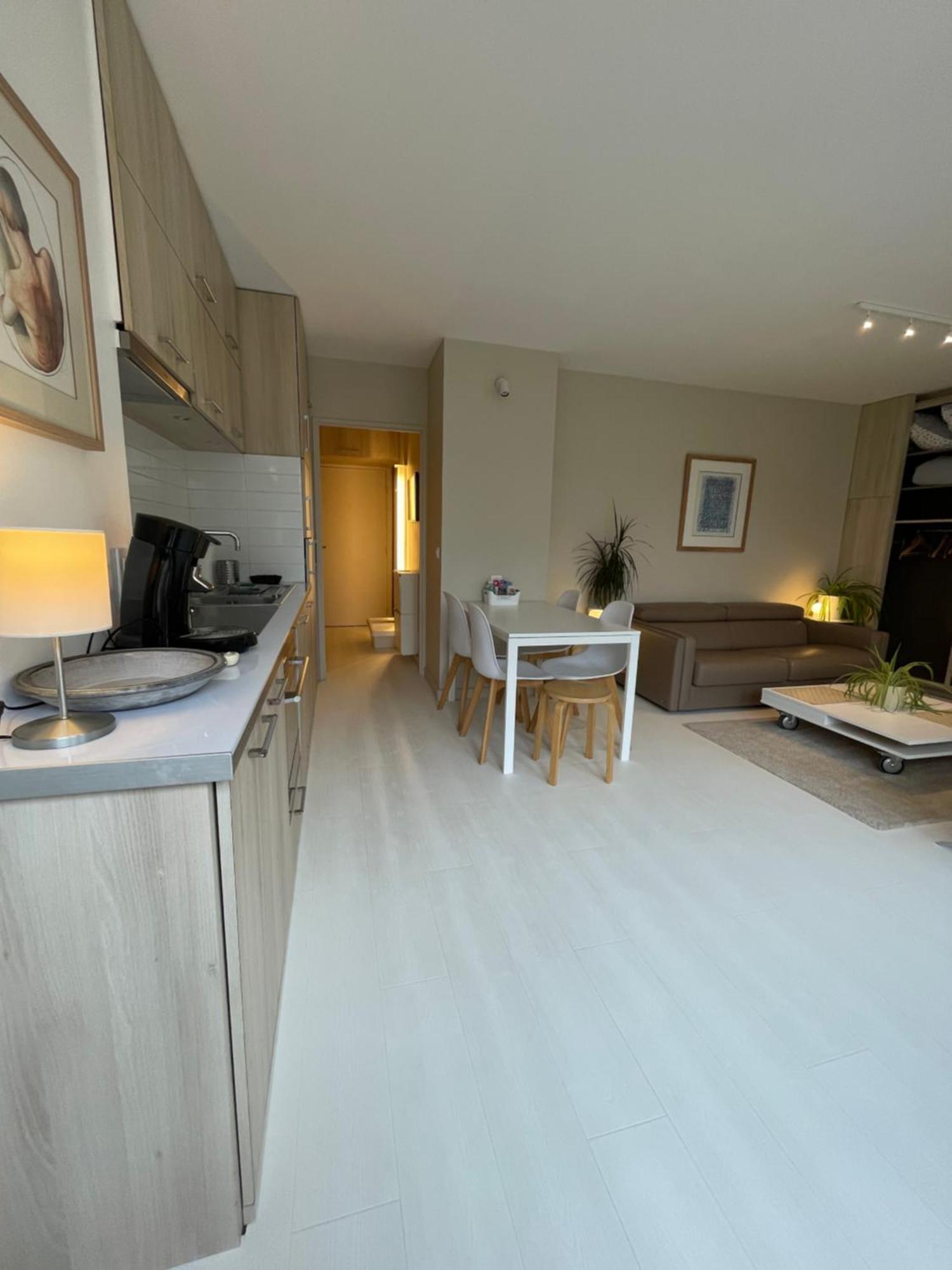 Appartement Terrasse 4personnes Rue De Jemmapes